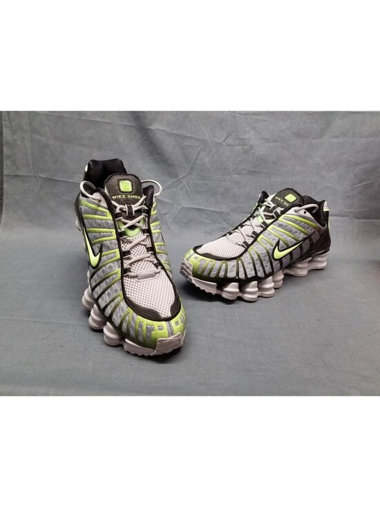 Athletic_Shoes